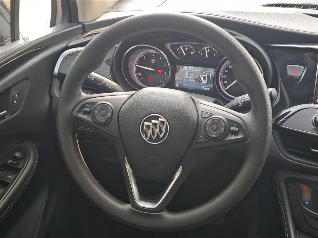 Buick Envision Plus — фото 3