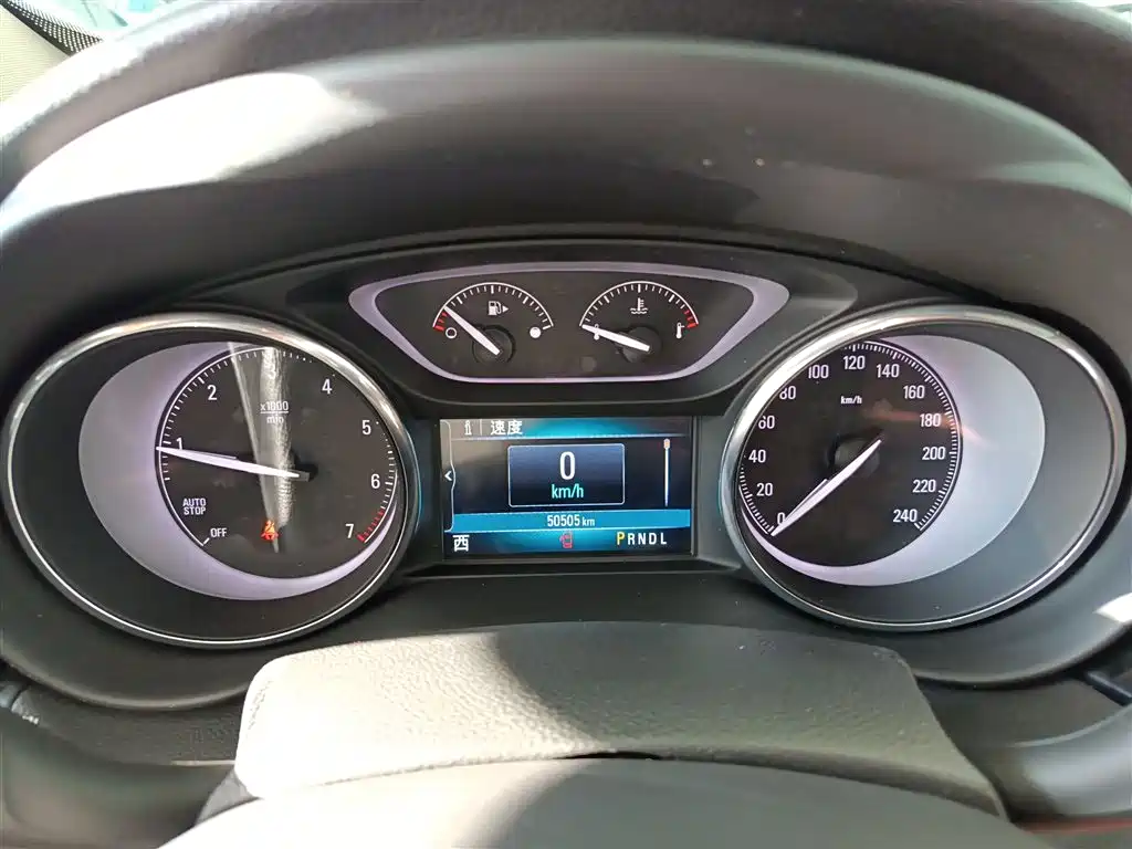 Buick Envision Plus — фото 4