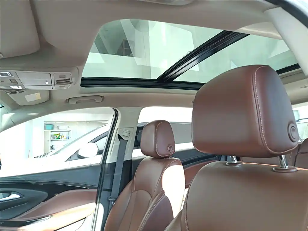 Buick Envision Plus — фото 8