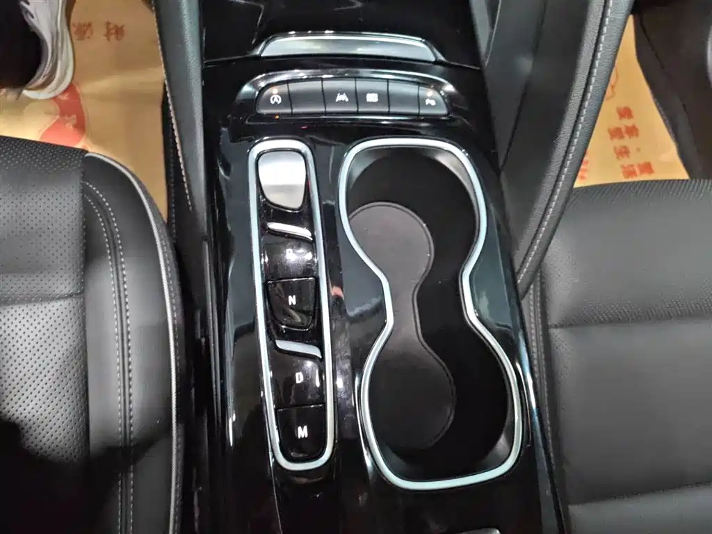 Buick Envision Plus — фото 6
