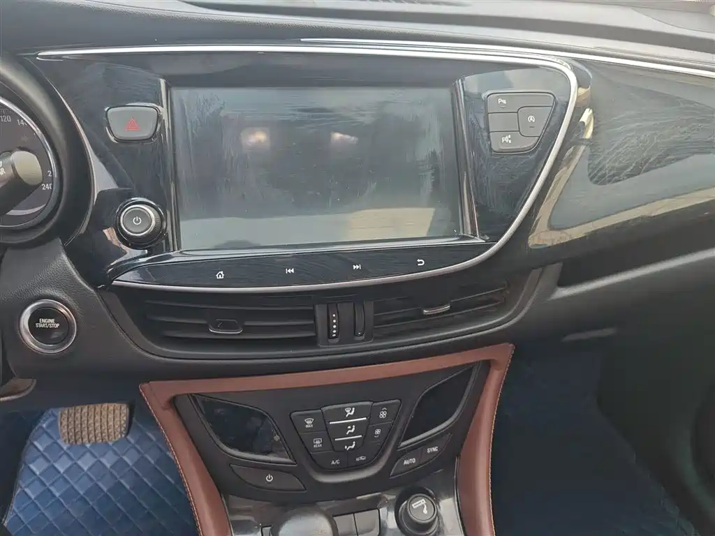 Buick Envision Plus — фото 13