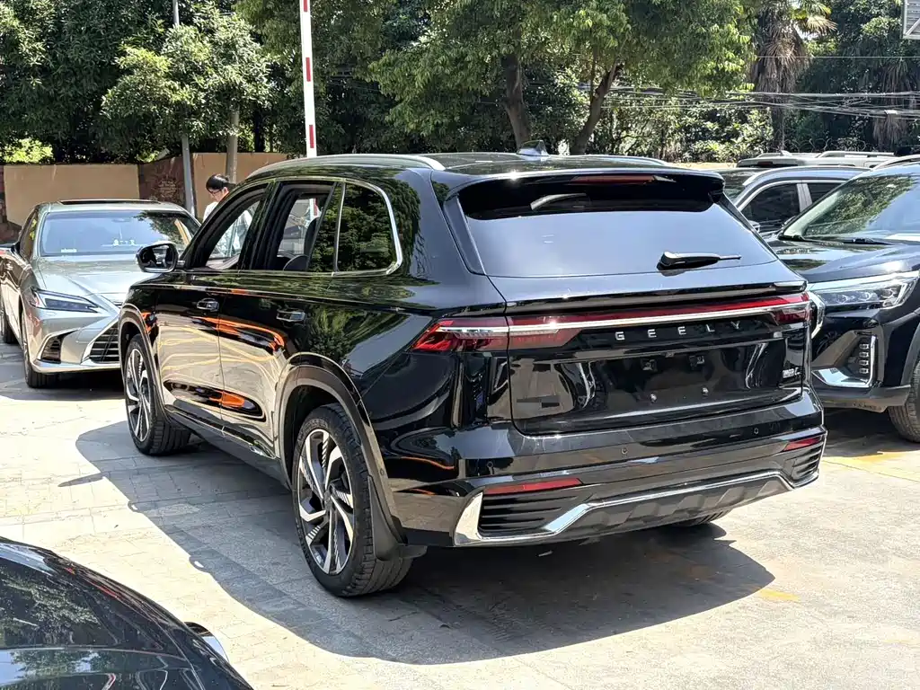 Geely Xingyue L — фото 15