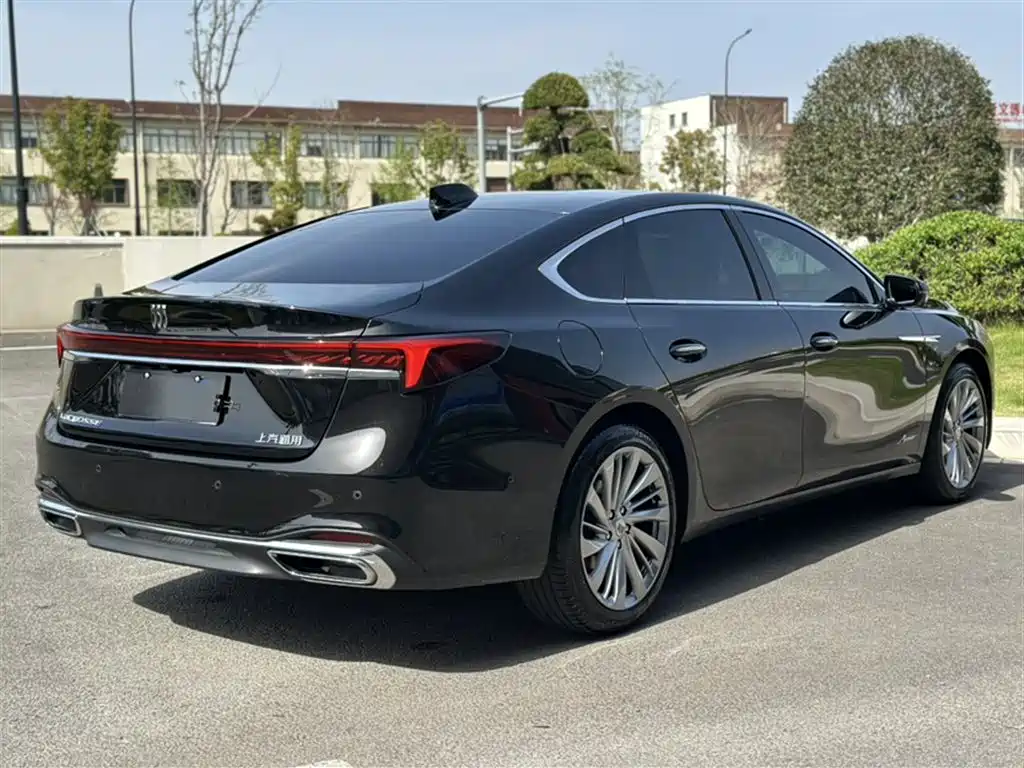 Buick LaCrosse — фото 11
