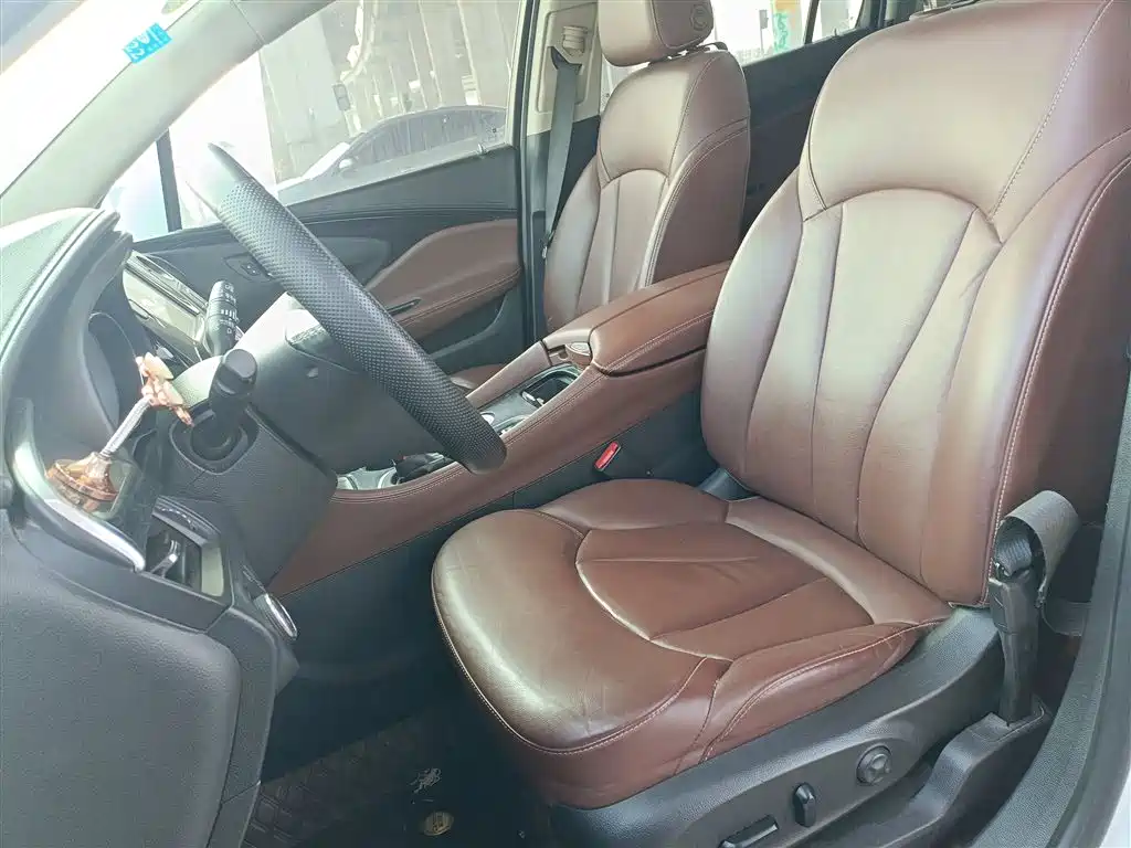 Buick Envision Plus — фото 11