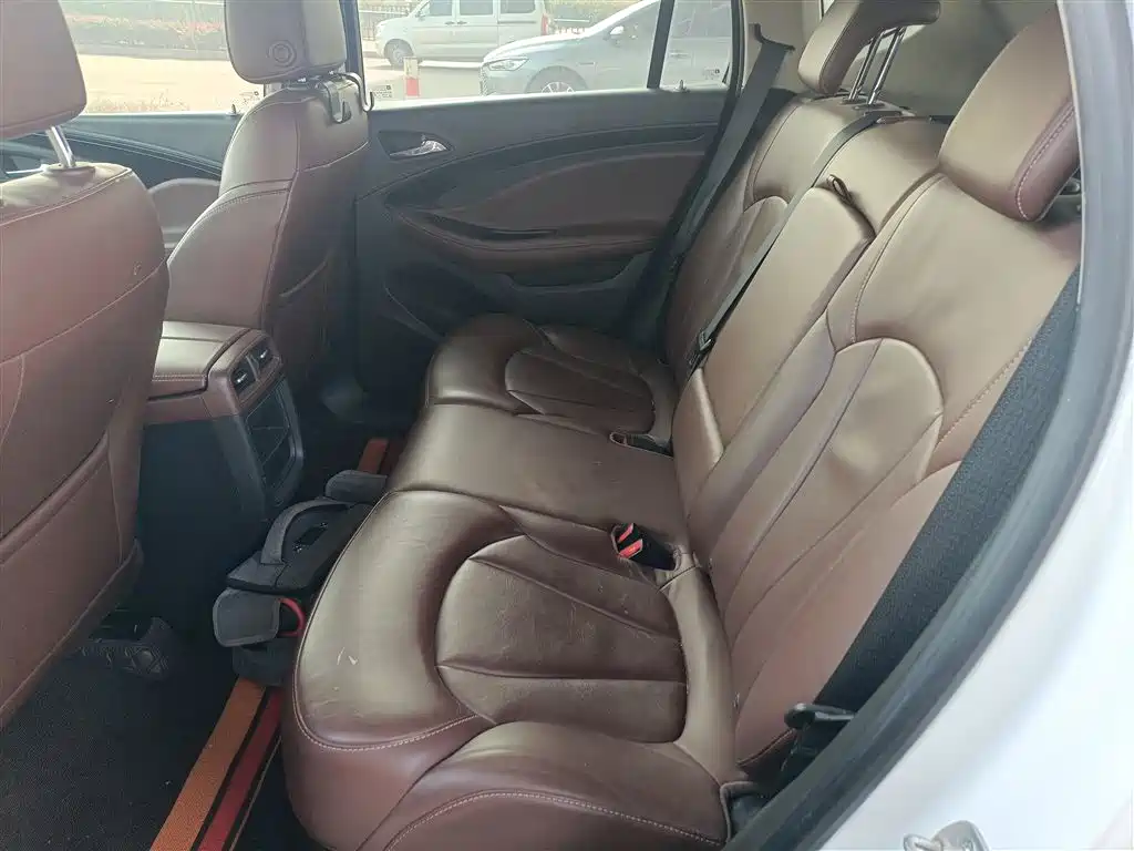 Buick Envision Plus — фото 13