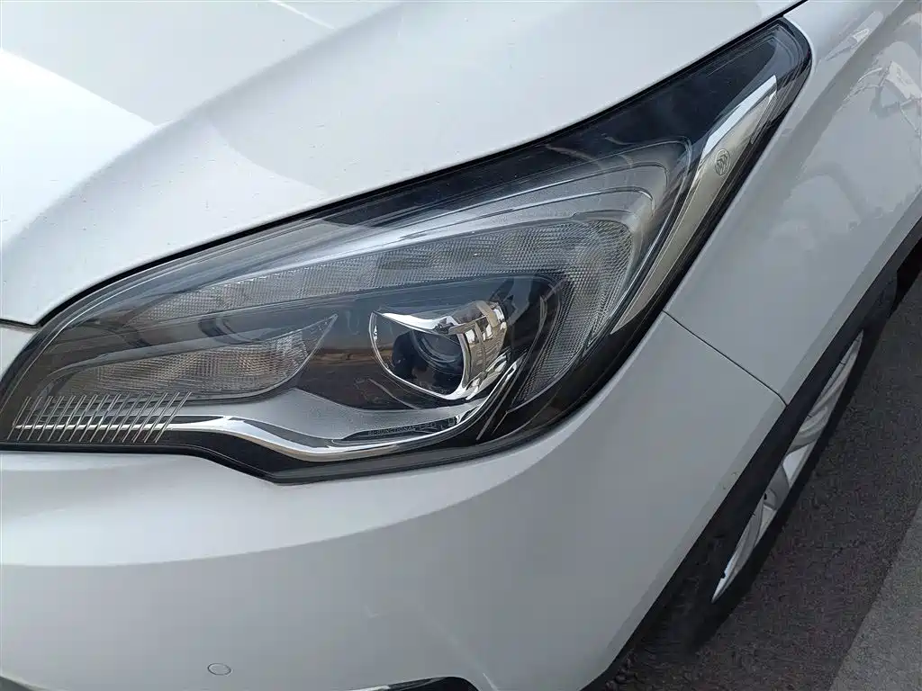 Buick Envision Plus — фото 18