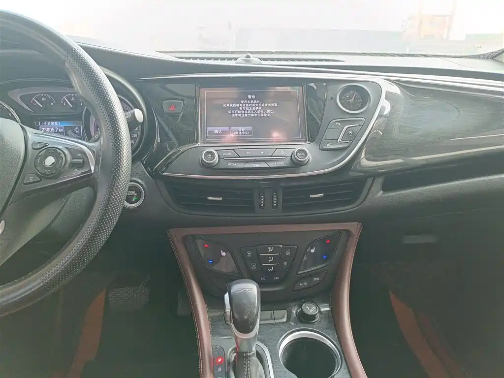 Buick Envision Plus — фото 9