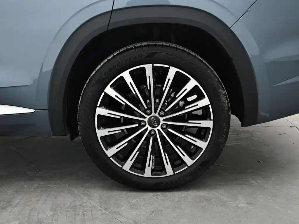 Geely Monjaro — фото 9