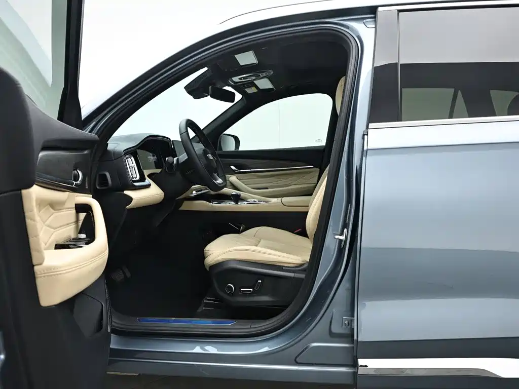 Geely Monjaro — фото 10