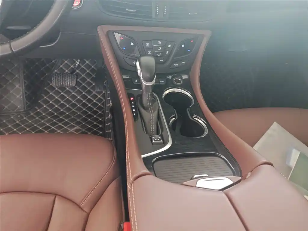 Buick Envision Plus — фото 14