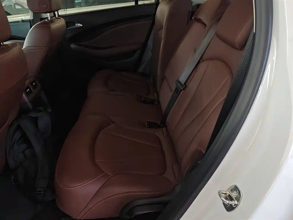 Buick Envision Plus — фото 17