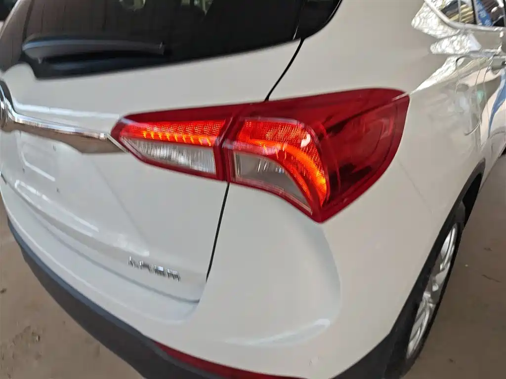 Buick Envision Plus — фото 8