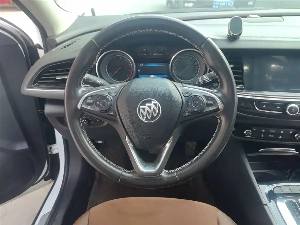 Buick Regal — фото 11