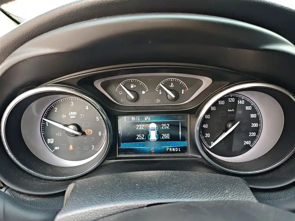 Buick Envision Plus — фото 4