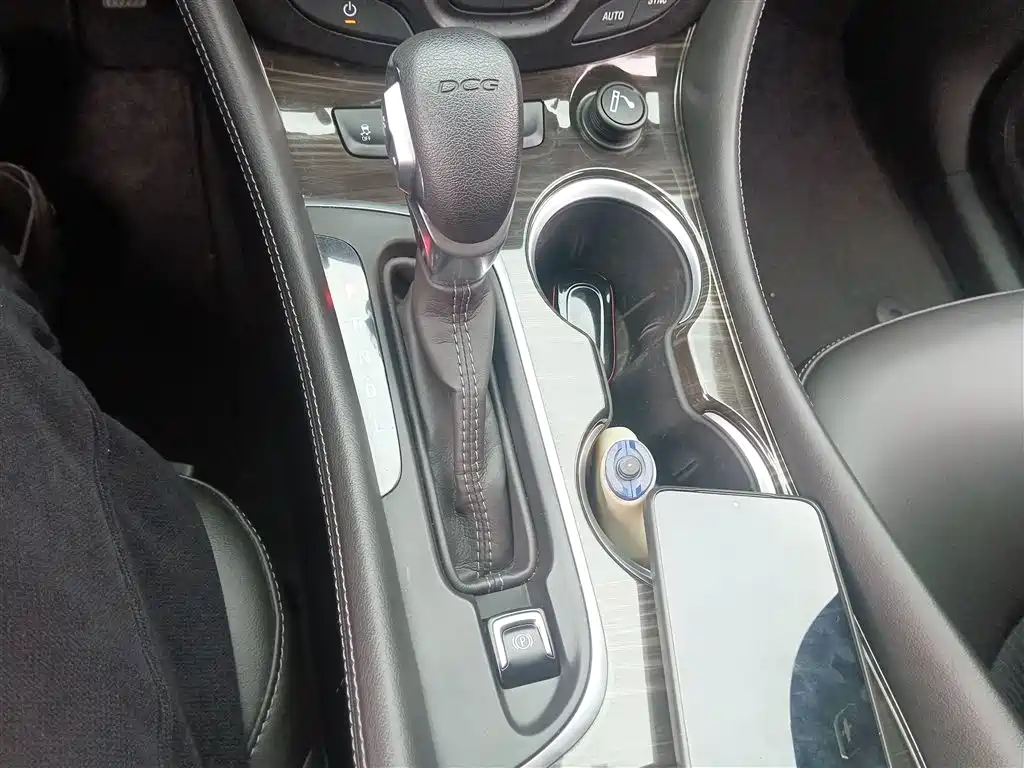 Buick Envision Plus — фото 10