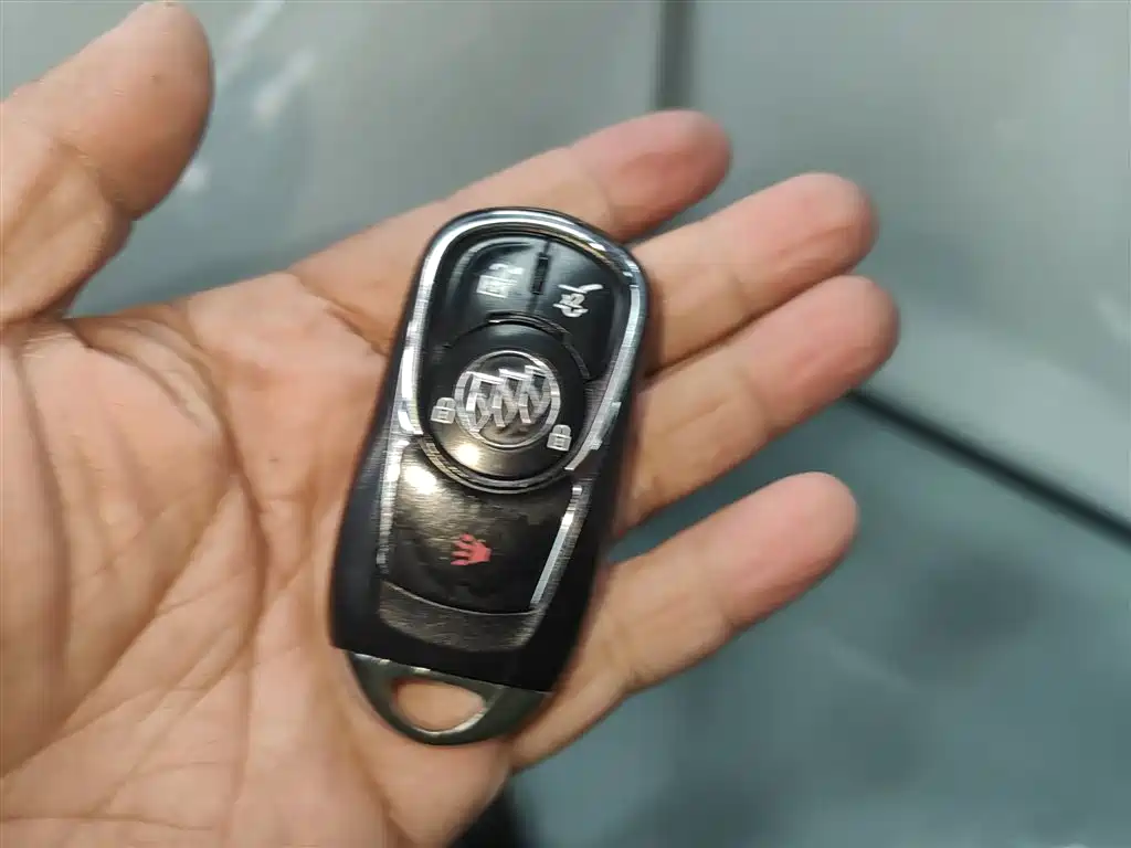 Buick Envision Plus — фото 17