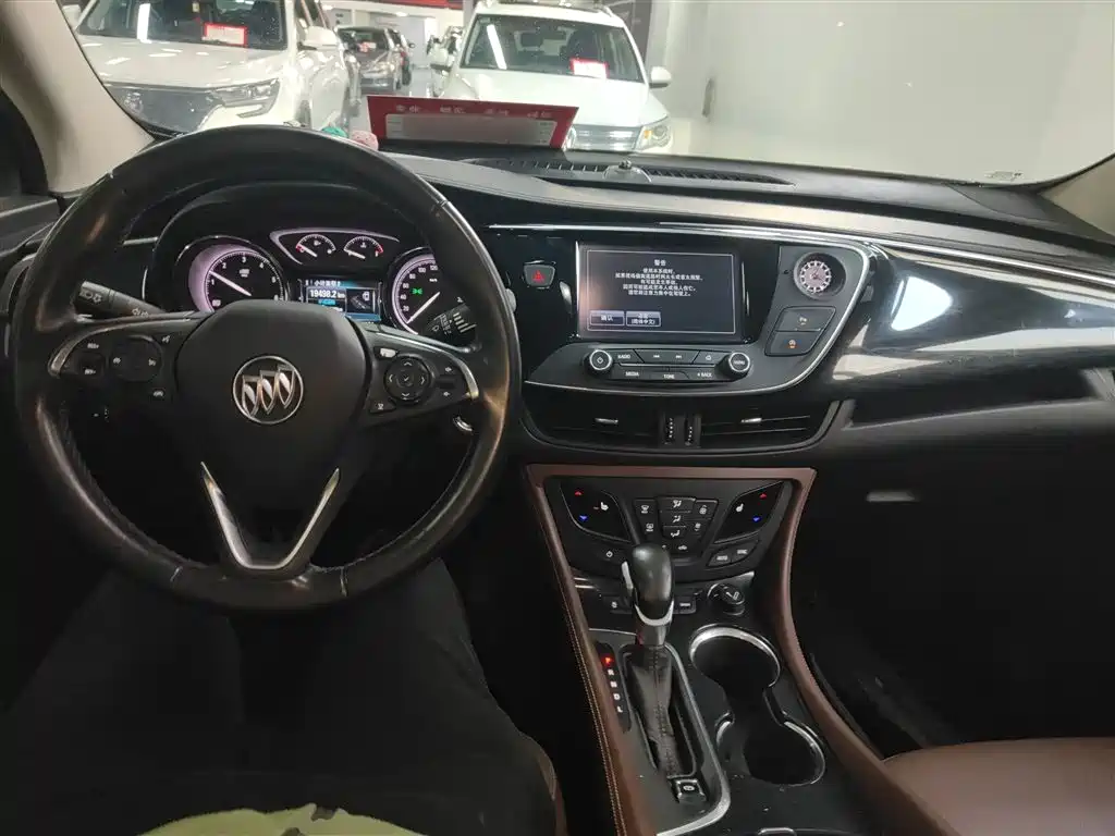 Buick Envision Plus — фото 6