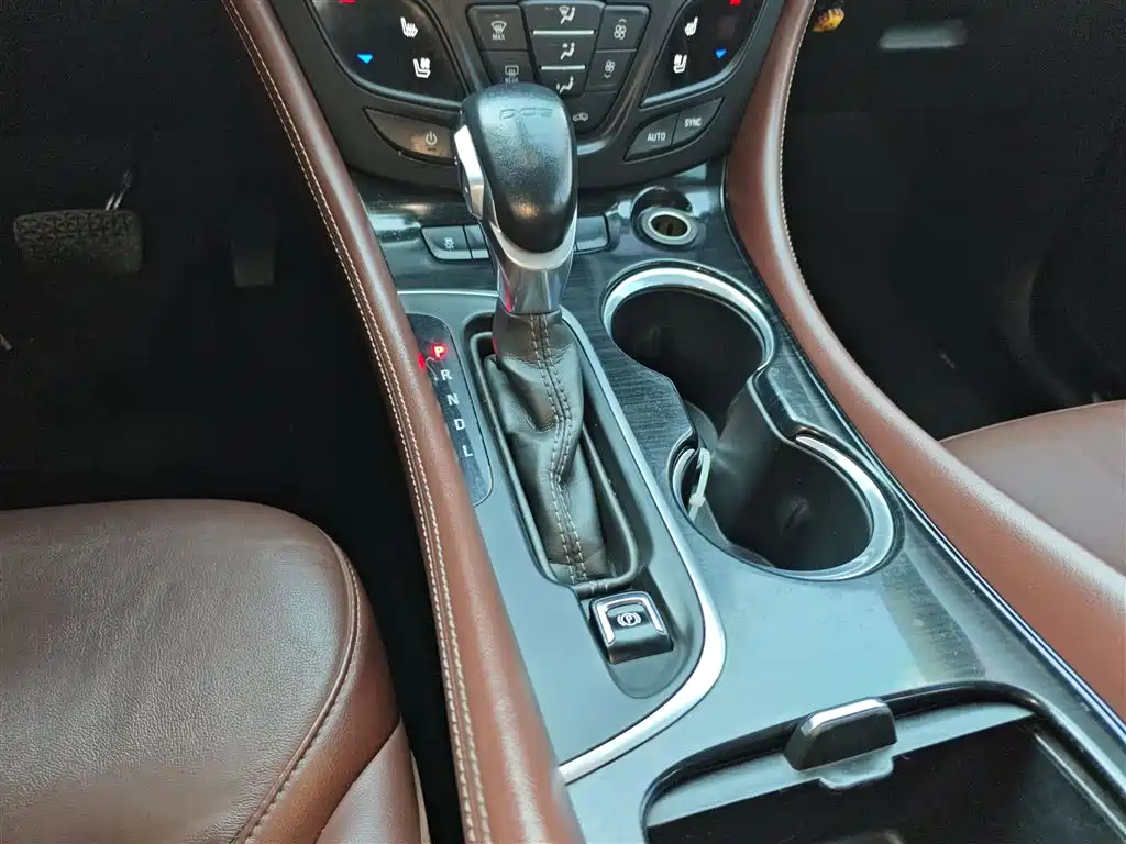 Buick Envision Plus — фото 14