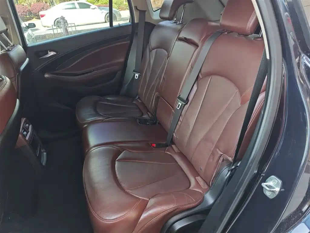 Buick Envision Plus — фото 17