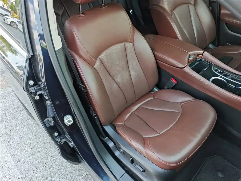 Buick Envision Plus — фото 25
