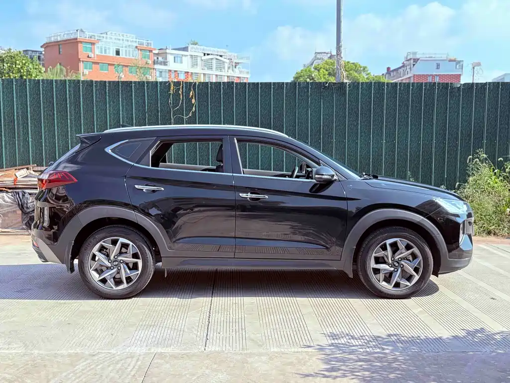 Hyundai Tucson — фото 10