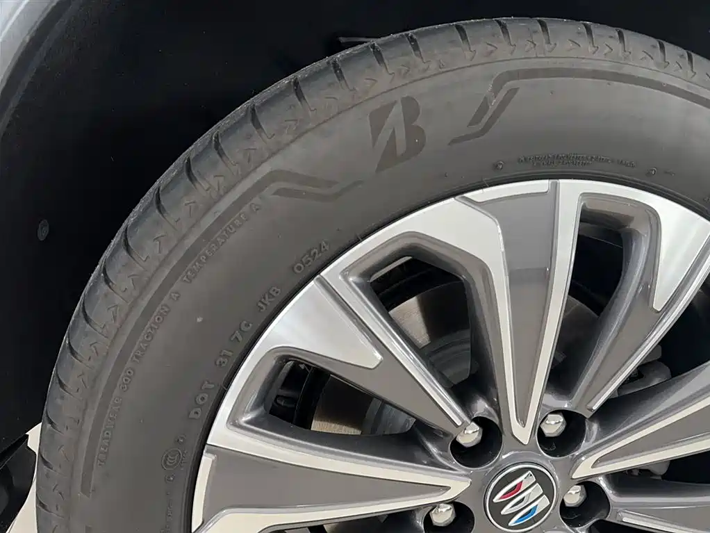 Buick Envision Plus — фото 11