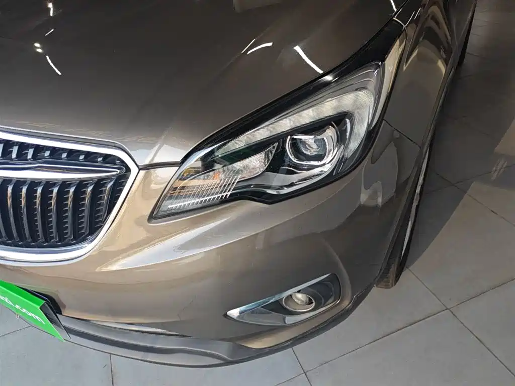 Buick Envision Plus — фото 3