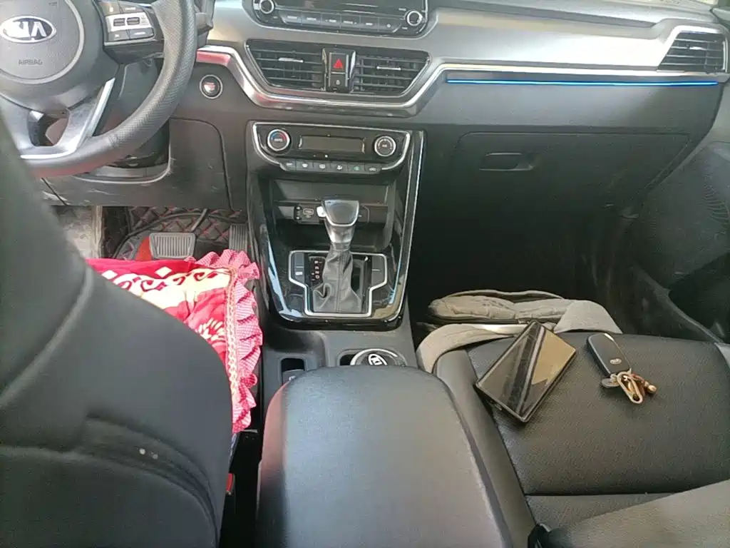 Kia Sportage — фото 13