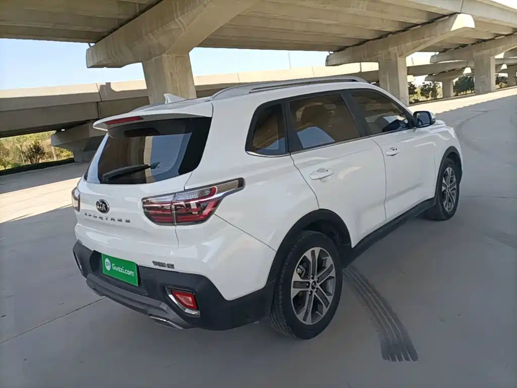 Kia Sportage — фото 6