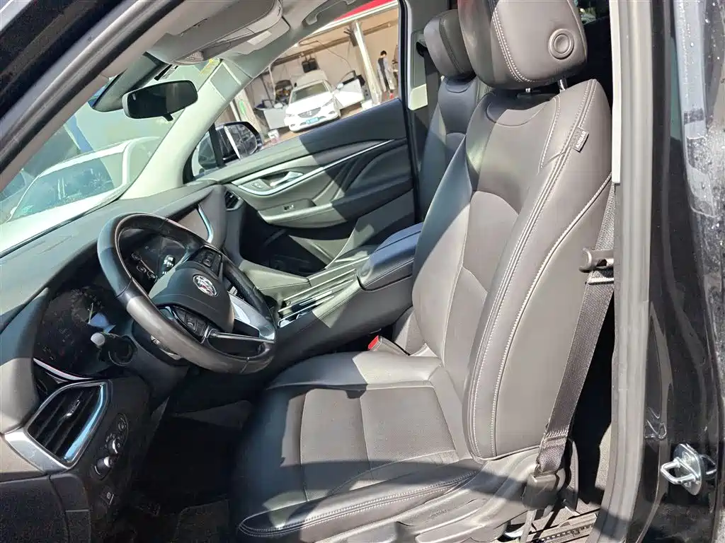 Buick Enclave — фото 15