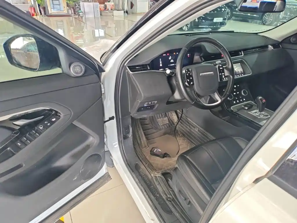 Land Rover Evoque — фото 15