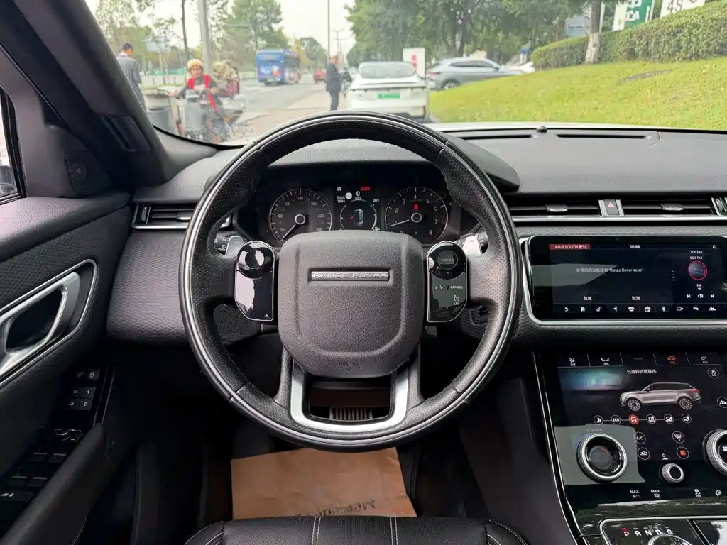Land Rover Velar — фото 14