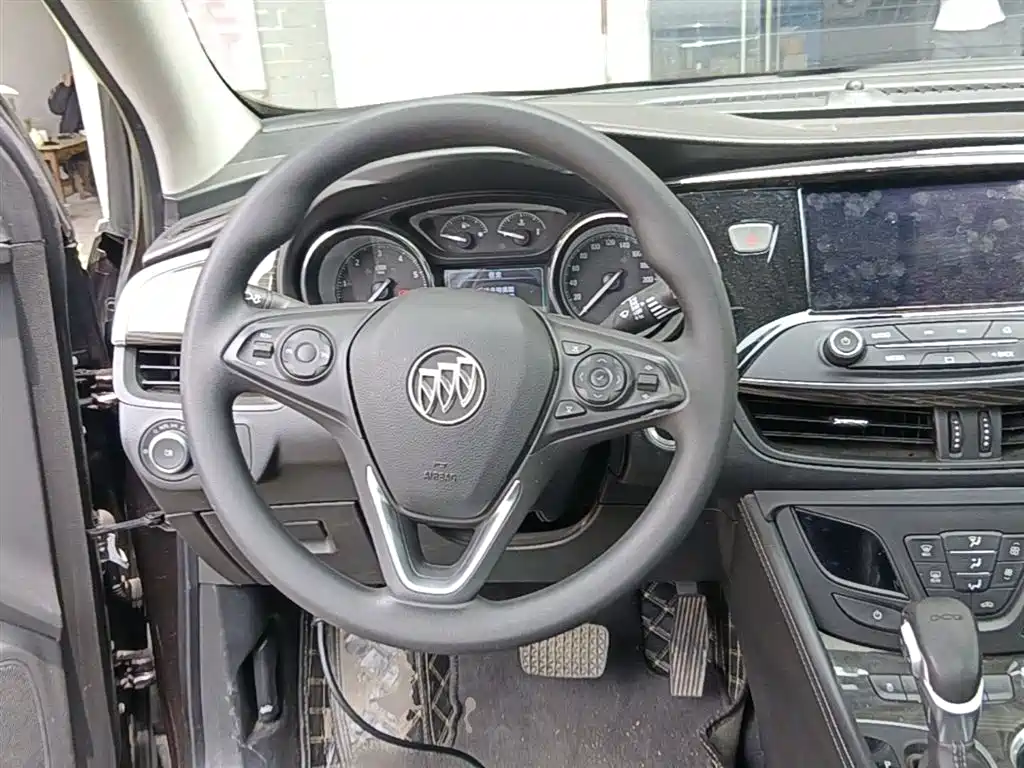Buick Envision Plus — фото 11
