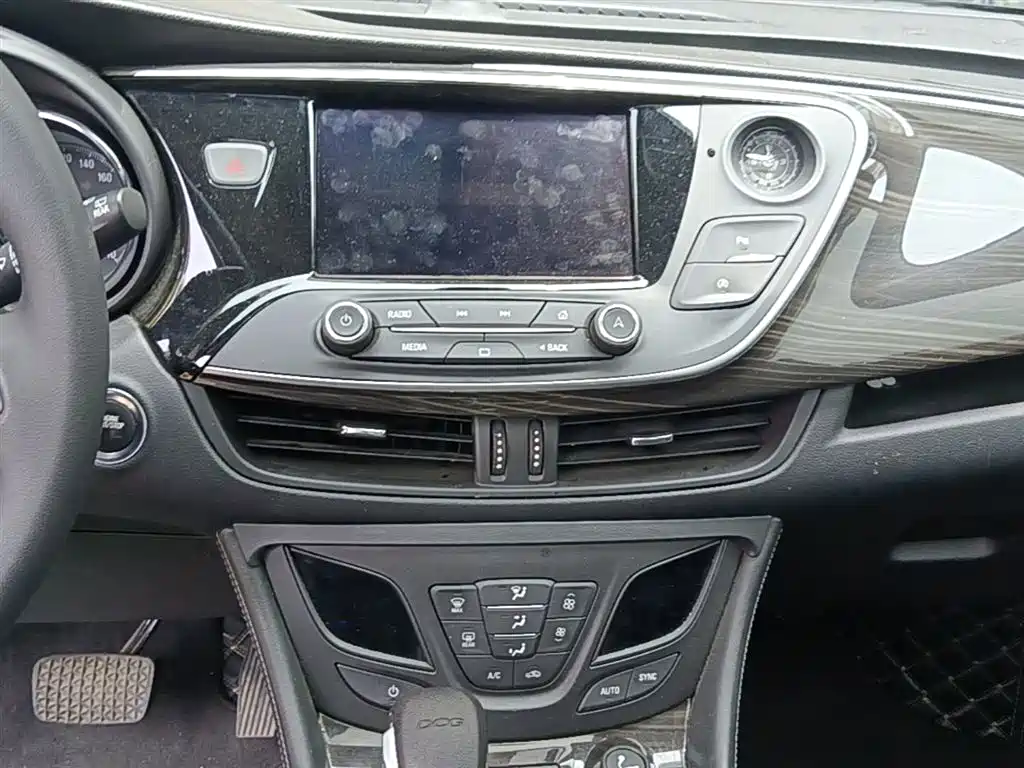 Buick Envision Plus — фото 13