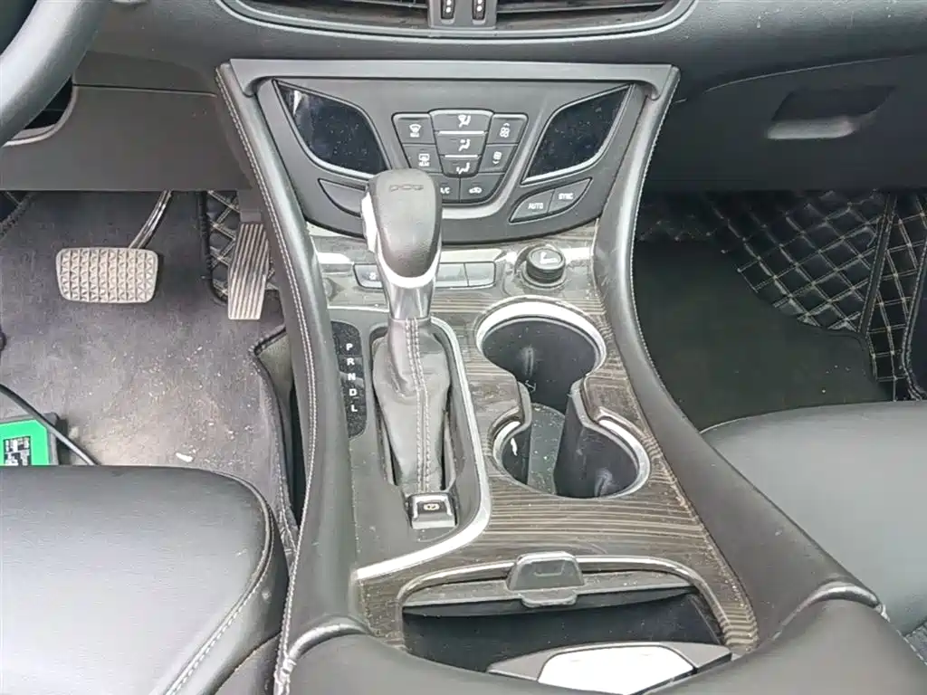Buick Envision Plus — фото 14
