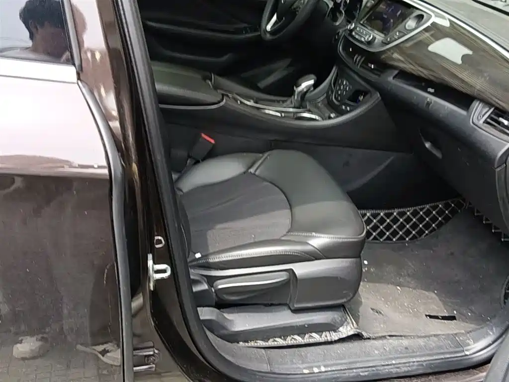 Buick Envision Plus — фото 25