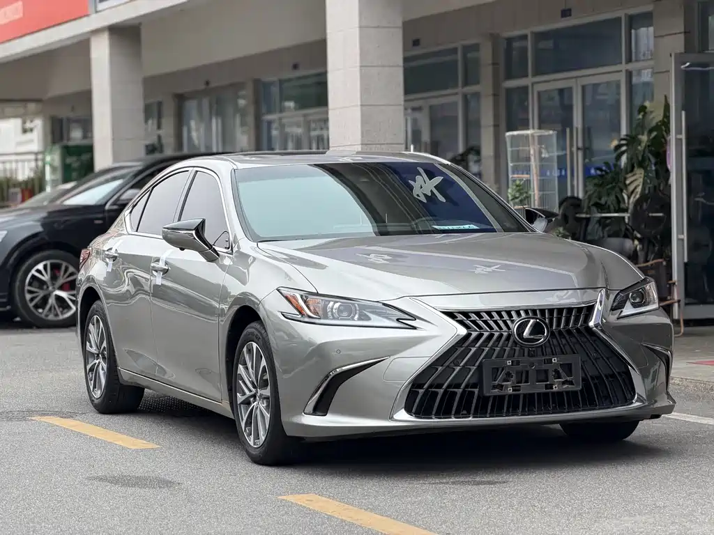 Lexus ES — фото 5