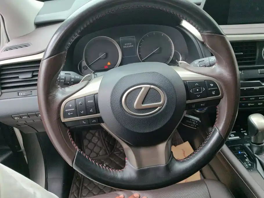 Lexus RX — фото 15