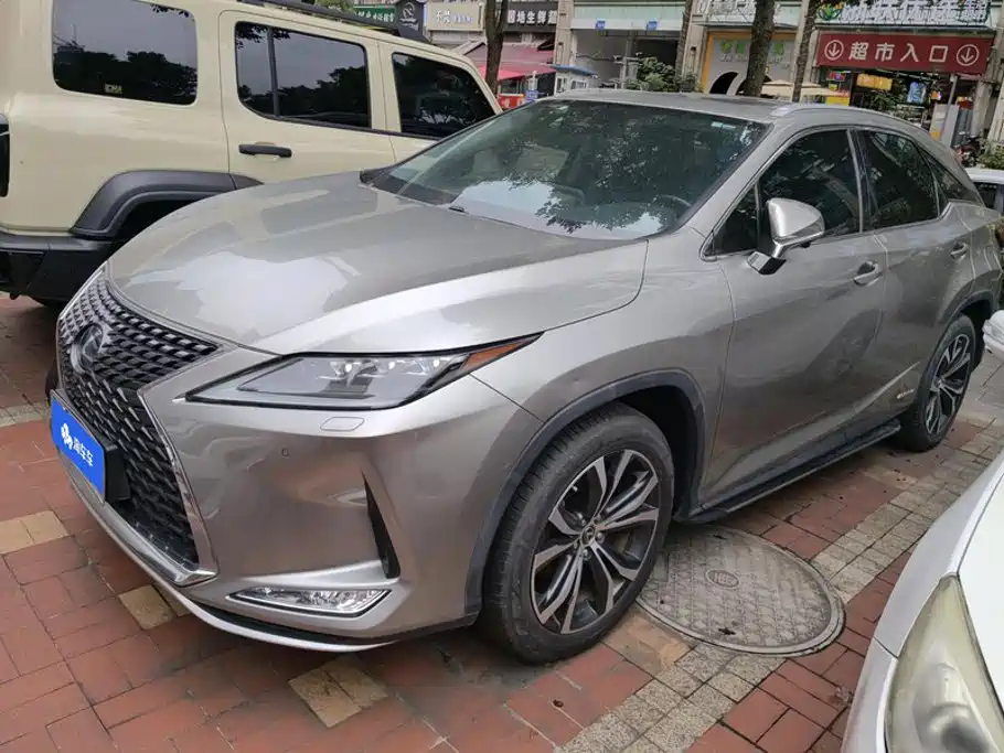 Lexus RX — фото 1