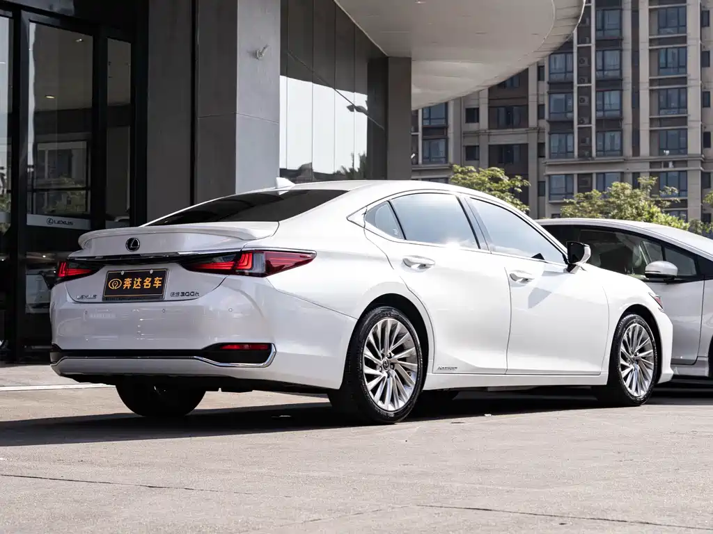 Lexus ES — фото 3