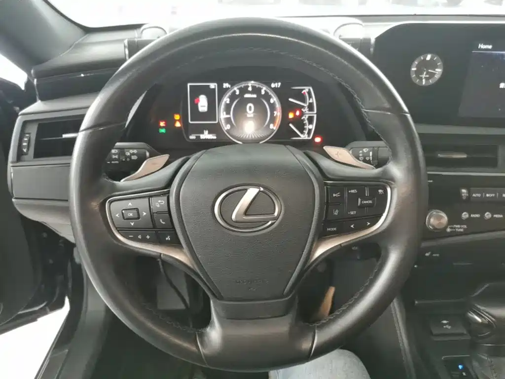 Lexus ES — фото 10