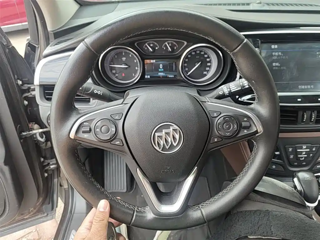 Buick Envision Plus — фото 11