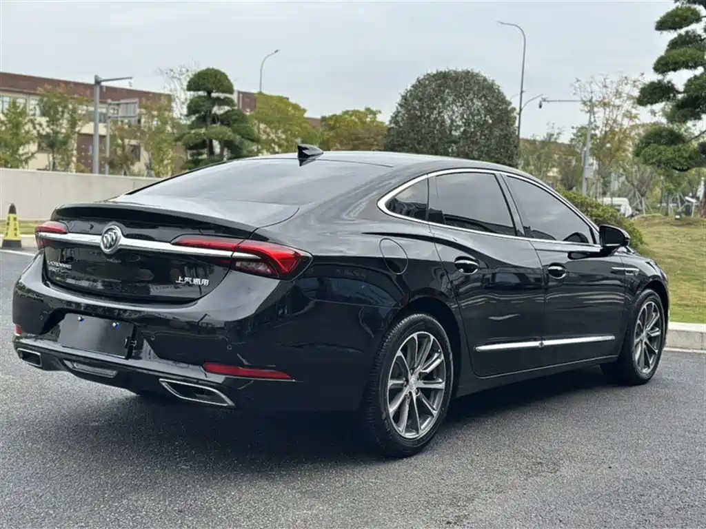 Buick LaCrosse — фото 11