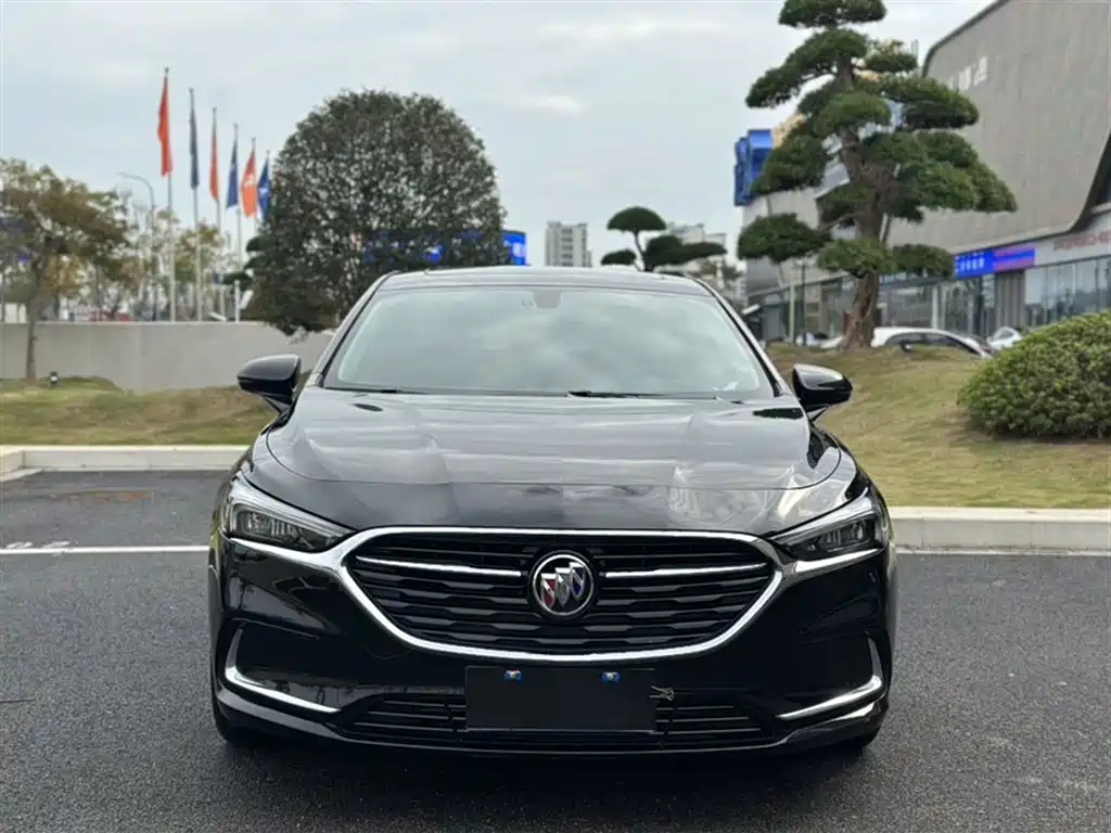 Buick LaCrosse — фото 10