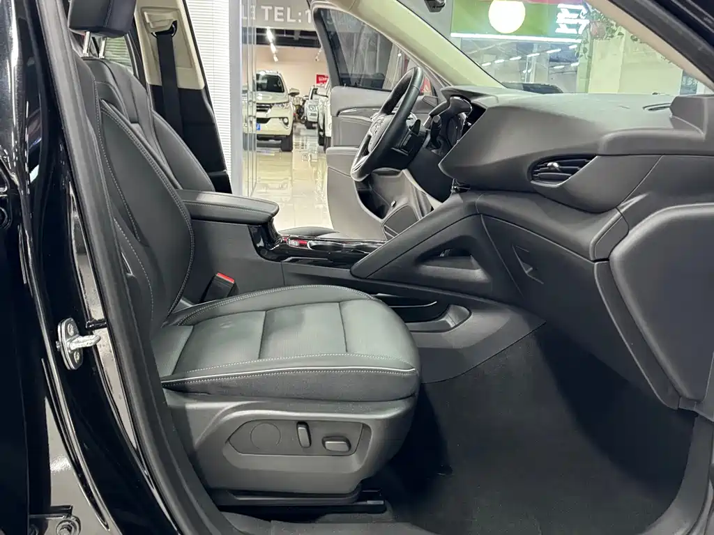 Buick Envision Plus — фото 17