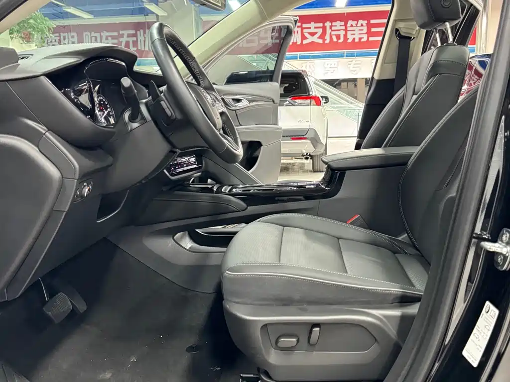 Buick Envision Plus — фото 9