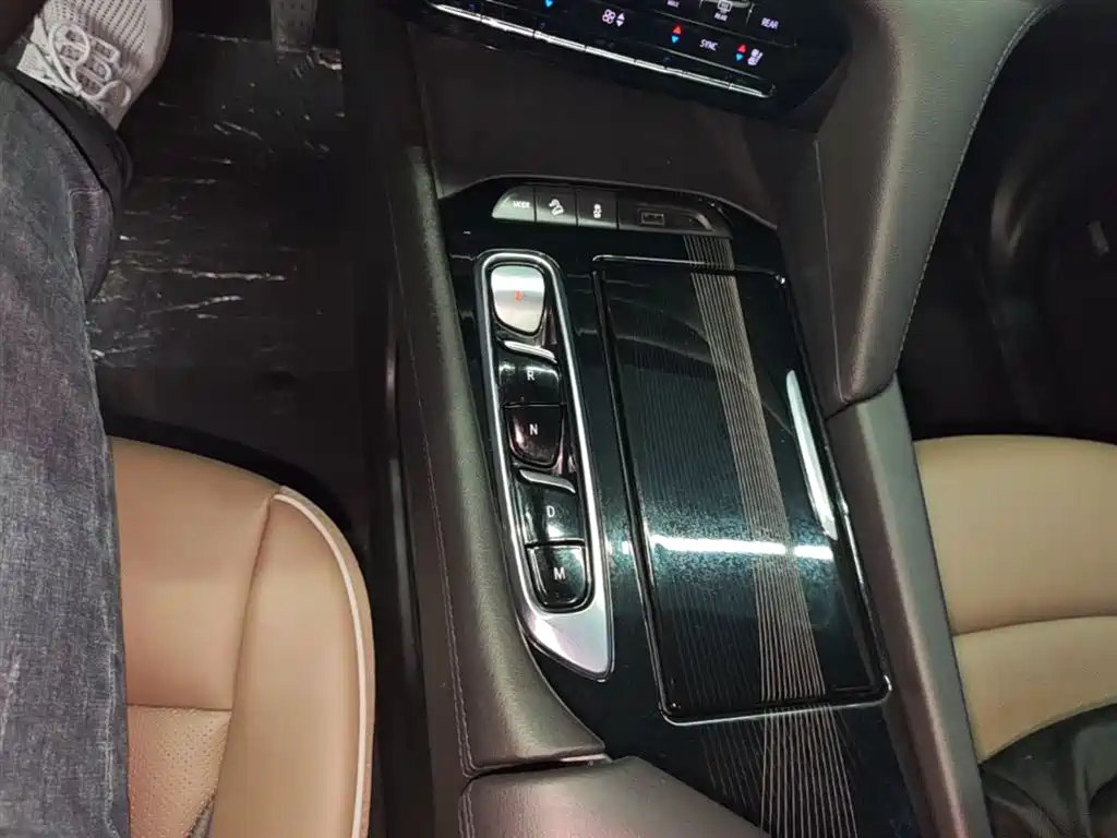 Buick Enclave — фото 14