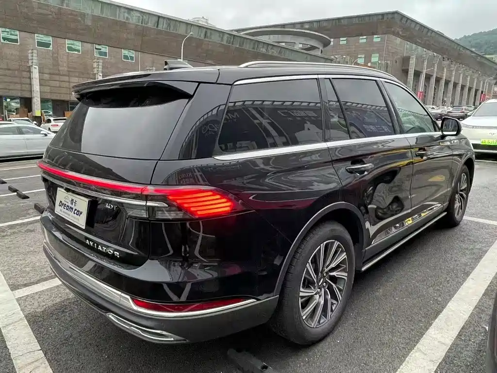 Lincoln Aviator — фото 9