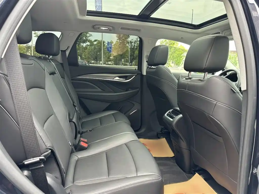 Buick Enclave — фото 11