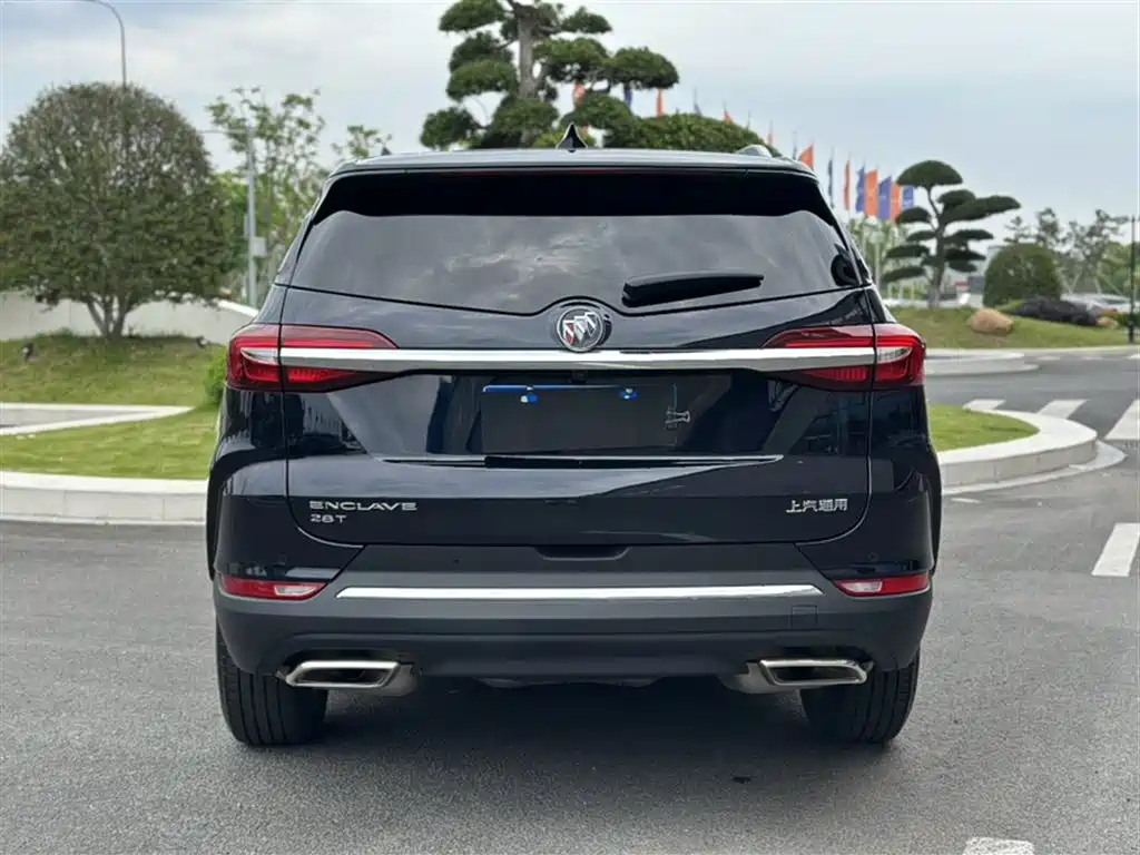 Buick Enclave — фото 21